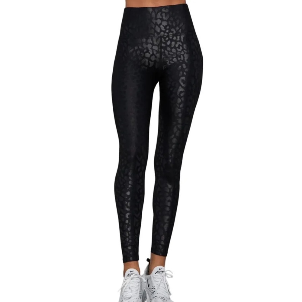 Carbon 38 High Rise Legging in Leopard Takara Shine XS black